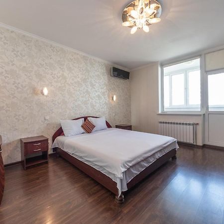 Большая 3 Комнатная На Осокорках Гмирі 2 Kyiv Exterior photo