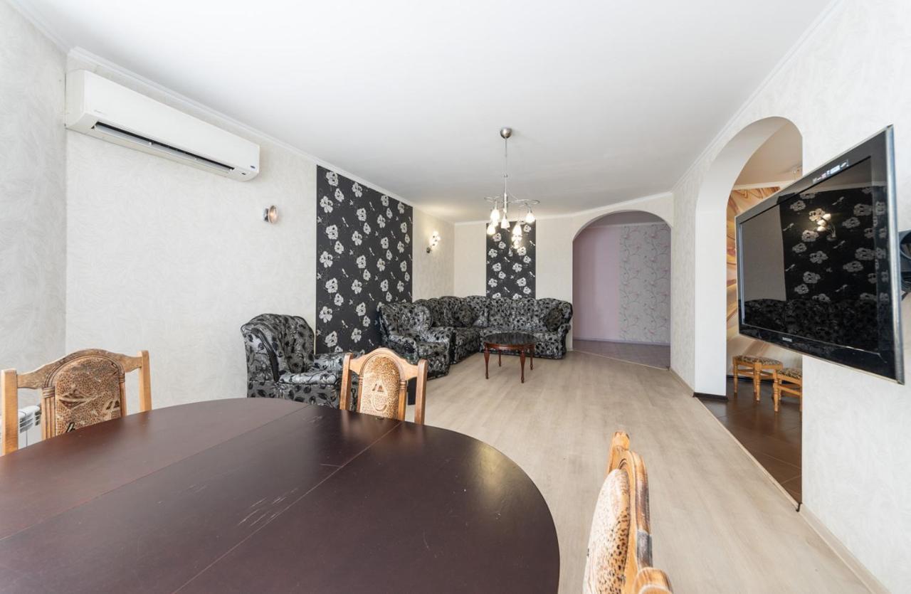 Большая 3 Комнатная На Осокорках Гмирі 2 Kyiv Exterior photo
